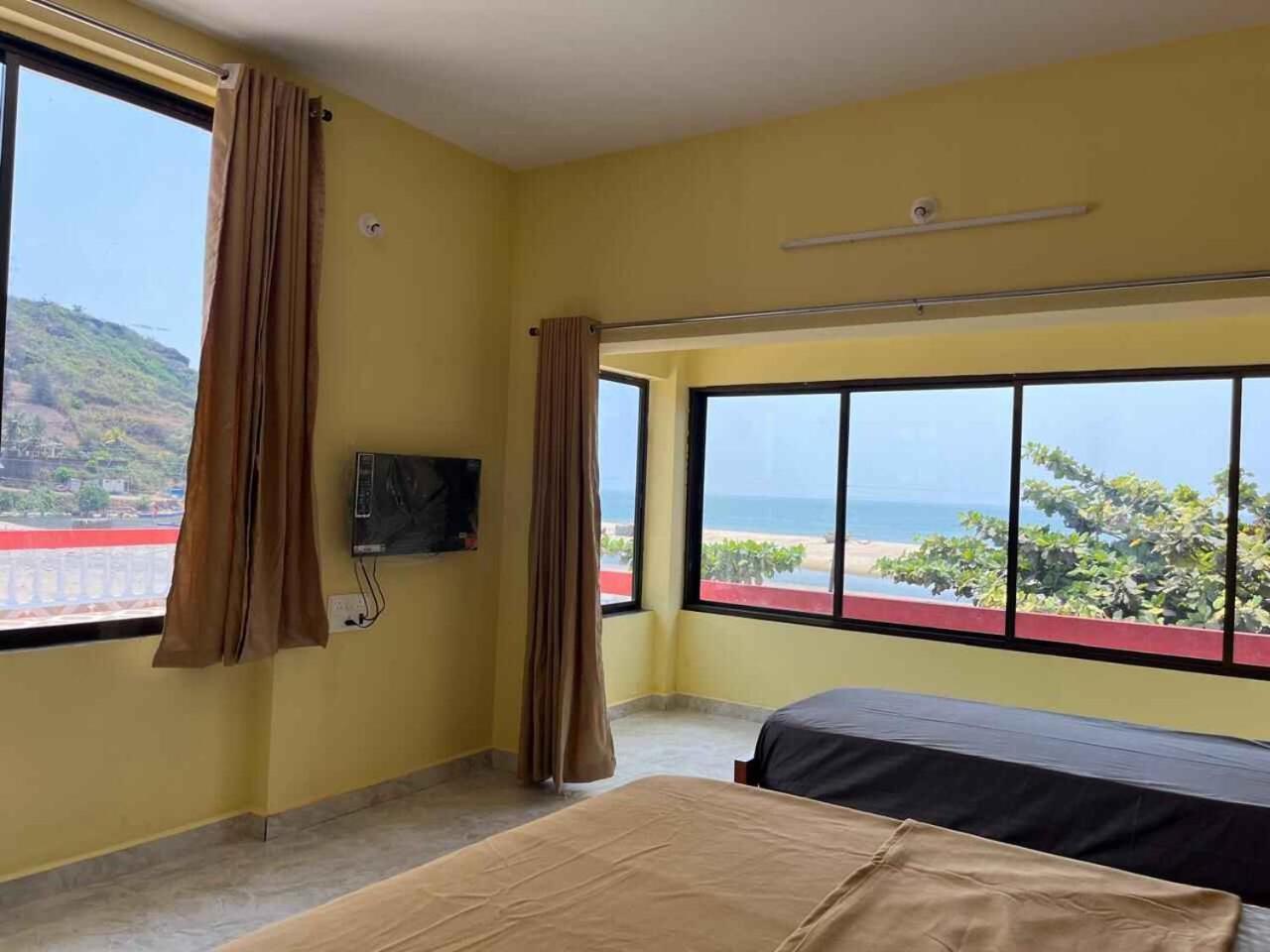 Klub Khavana- The Exclusive Beachfront Resort Vengurla Extérieur photo