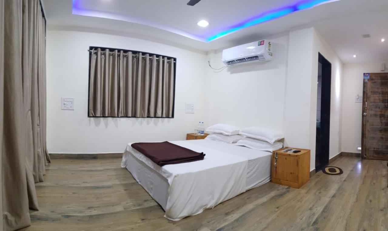 Klub Khavana- The Exclusive Beachfront Resort Vengurla Extérieur photo