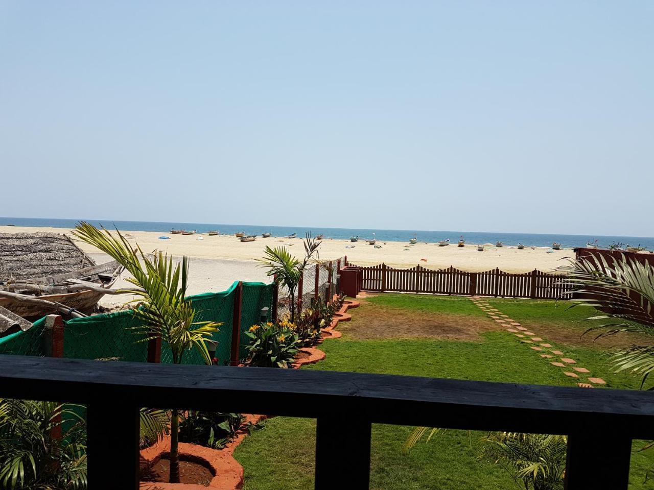 Klub Khavana- The Exclusive Beachfront Resort Vengurla Extérieur photo